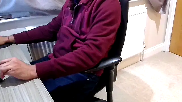 Snapshot of rogamuffin chatting on February 22, 2026, 12:02 am rogamuffin online show from February 22, 2026, 12:02 am