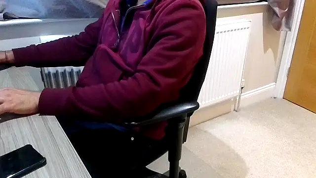 Snapshot of rogamuffin chatting on February 28, 2026, 2:11 am rogamuffin online show from February 28, 2026, 2:11 am