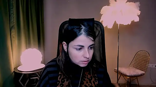 MartaEdams online show from December 5, 2025, 8:13 am