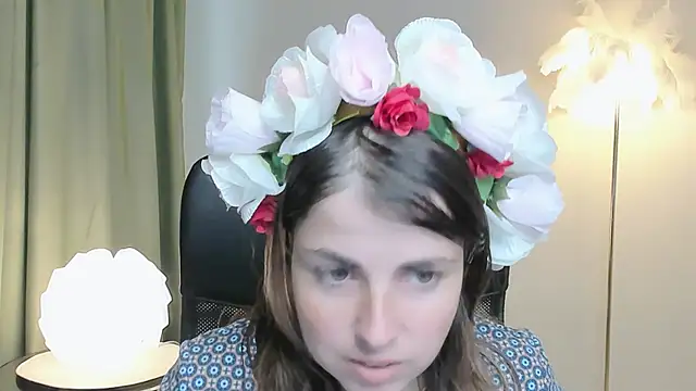 Snapshot of MartaEdams chatting on October 1, 2025, 7:13 am MartaEdams online show from October 1, 2025, 7:13 am