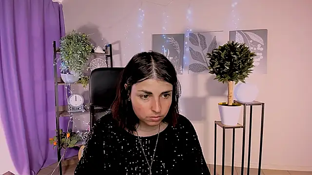 MartaEdams online show from May 28, 2026, 6:21 am