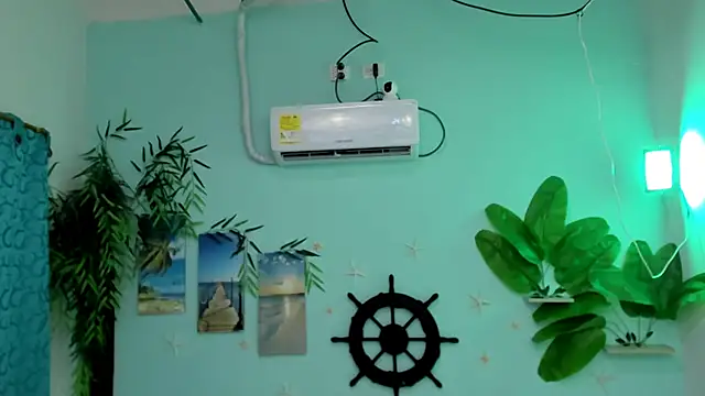 eladyrous98 online show from November 28, 2025, 7:08 am