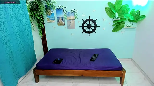 eladyrous98 online show from December 14, 2025, 1:39 pm