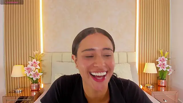 ZOEBARLOWE online show from December 20, 2025, 5:27 pm