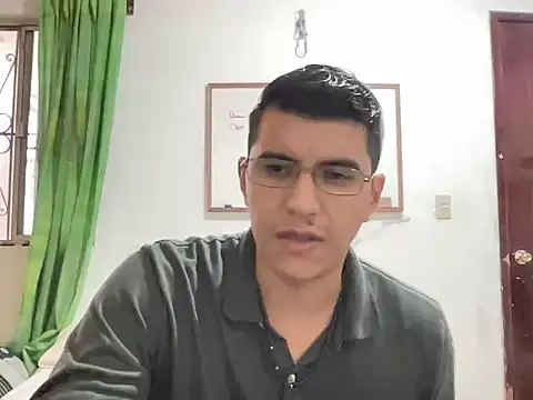 juicysmalls online show from December 1, 2025, 5:36 pm