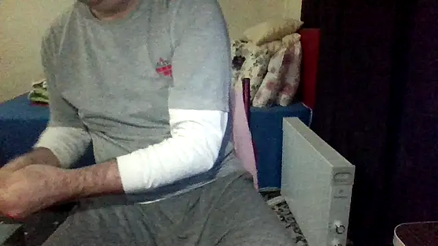 Snapshot of st206boy chatting on February 15, 2026, 10:52 pm st206boy online show from February 15, 2026, 10:52 pm