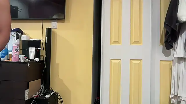 kSwisssxxx online show from October 18, 2025, 2:24 am