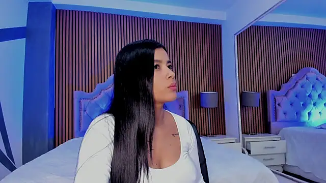 SelenaStonne online show from September 26, 2025, 9:10 pm