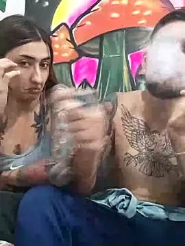 parejajuguetona420 online show from November 22, 2025, 1:59 am