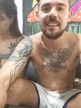 parejajuguetona420 online show from November 24, 2025, 5:46 pm