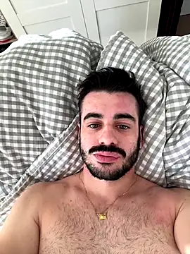 Snapshot of Carl242000 chatting on December 18, 2025, 9:47 am Carl242000 online show from December 18, 2025, 9:47 am