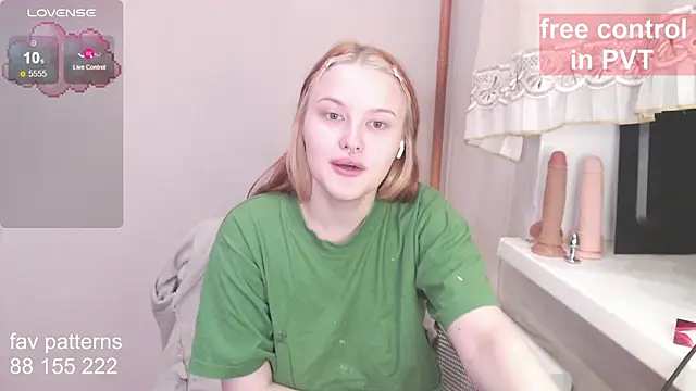 Snapshot of blissful_muse2 chatting on November 20, 2025, 4:57 am blissful muse2 online show from November 20, 2025, 4:57 am