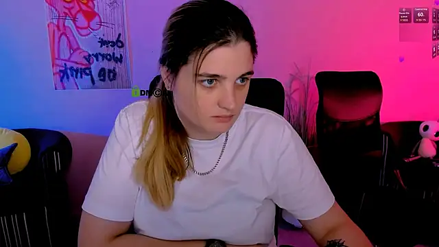 foxy tease  online show from December 16, 2025, 9:19 pm