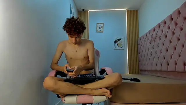 Darkknightx01 online show from September 29, 2025, 1:28 pm