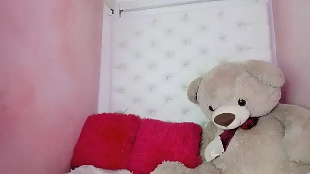 Snapshot of eimy_skinny_ chatting on February 26, 2026, 12:38 pm eimy skinny online show from February 26, 2026, 12:38 pm