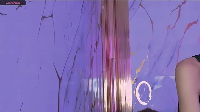 Snapshot of eimy_skinny_ chatting on February 8, 2026, 12:14 pm eimy skinny online show from February 8, 2026, 12:14 pm