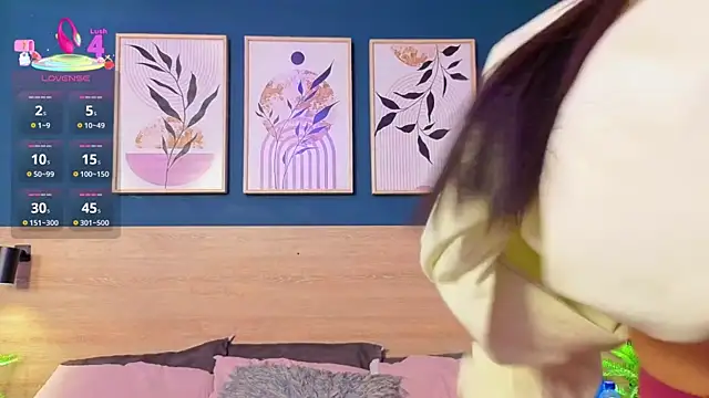 SarahMiler  online show from January 13, 2026, 8:13 pm