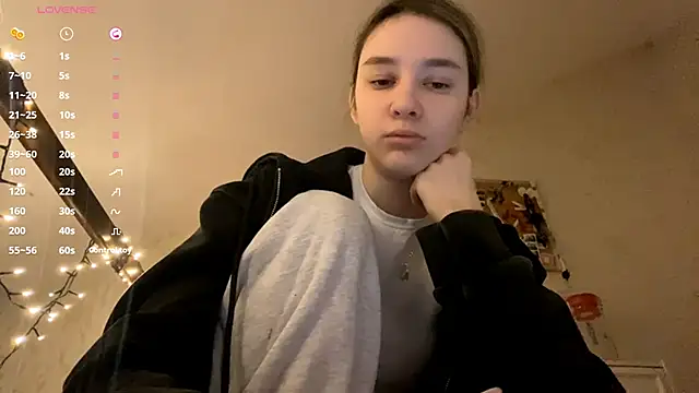 DanaCore online show from November 16, 2025, 6:34 pm