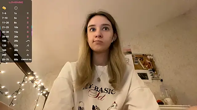 DanaCore online show from October 1, 2025, 3:49 pm