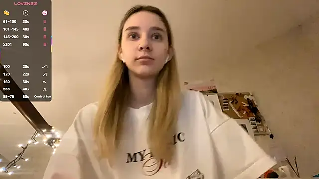 DanaCore online show from October 17, 2025, 3:47 pm