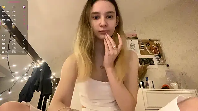 DanaCore online show from September 21, 2025, 4:34 pm