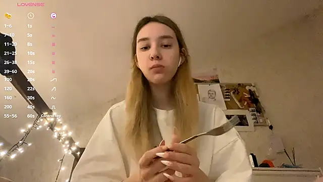 DanaCore online show from November 2, 2025, 10:37 pm