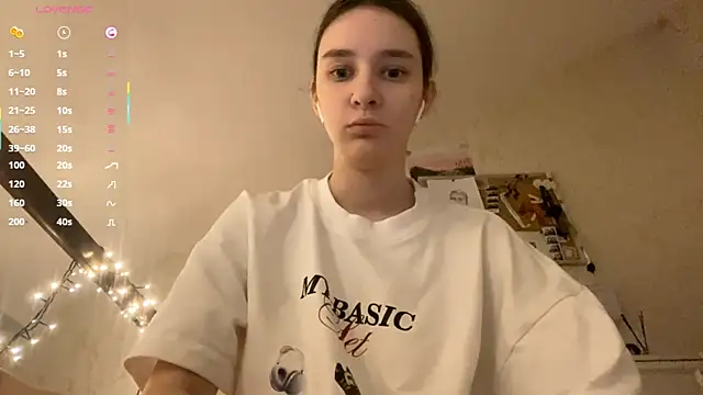 DanaCore online show from November 8, 2025, 3:26 pm