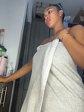 Mia sweet80 online show from November 14, 2025, 3:43 am