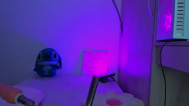 Eva cutte online show from September 10, 2025, 11:53 am