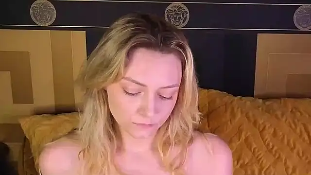 CindyFors online show from November 5, 2025, 9:51 pm