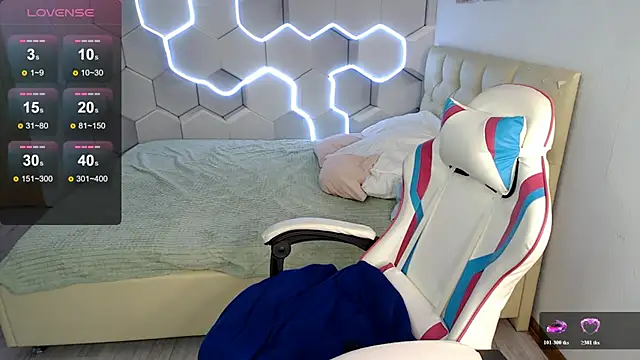 aliicemeow online show from June 27, 2026, 5:57 am
