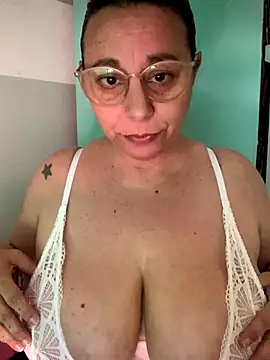 LupeLok online show from November 18, 2025, 3:59 pm