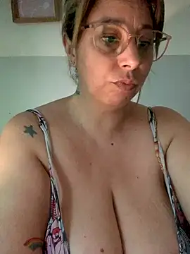 LupeLok online show from December 4, 2025, 4:39 pm