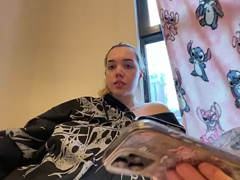 violetcutie online show from October 10, 2025, 7:20 am