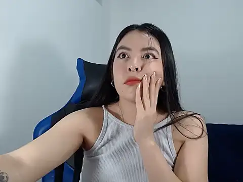 EloiseJun online show from October 13, 2025, 3:08 am