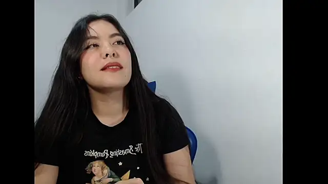 EloiseJun online show from June 19, 2026, 3:45 am