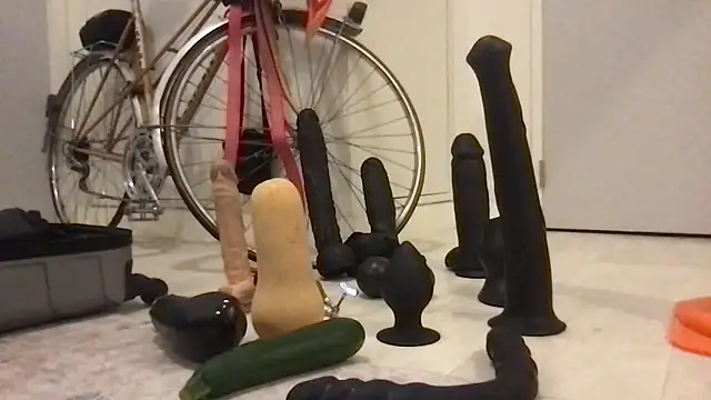 Zaak91190 online show from November 5, 2025, 8:45 pm