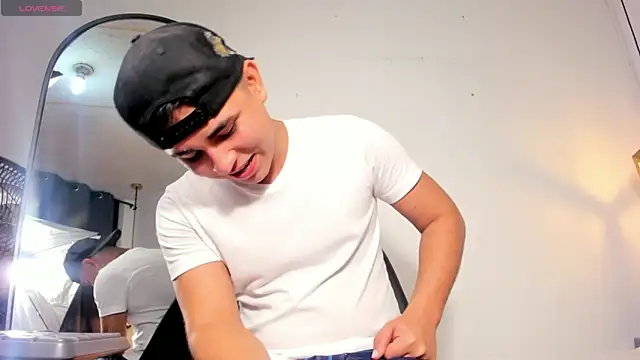 lianfox  online show from April 21, 2026, 1:17 pm