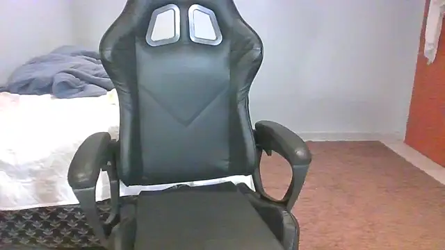 Mayalorenz online show from November 25, 2025, 7:58 pm