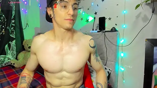 Snapshot of puepleholly chatting on February 7, 2026, 1:24 am puepleholly online show from February 7, 2026, 1:24 am