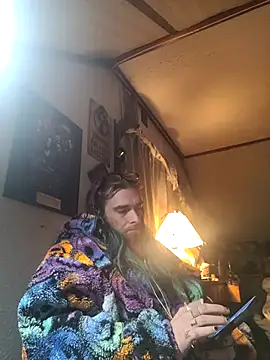 thejuicybacon online show from October 31, 2025, 9:06 am