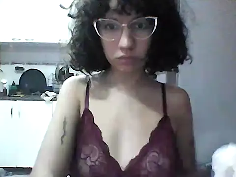 loliporomero online show from April 8, 2026, 7:59 pm