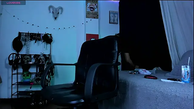 kattusauruss online show from April 10, 2026, 1:34 am