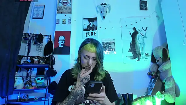 kattusauruss online show from May 24, 2026, 2:44 am