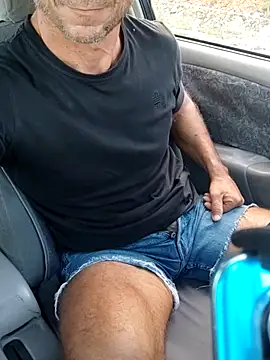 Snapshot of GreekGuyOutdoors chatting on October 25, 2025, 2:39 pm GreekGuyOutdoors online show from October 25, 2025, 2:39 pm