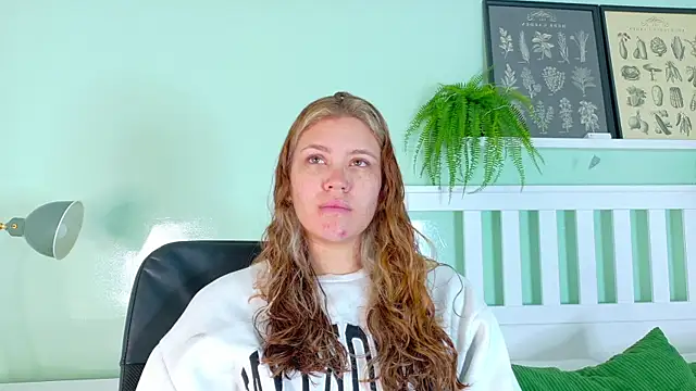 BelaMiller  online show from October 20, 2025, 11:44 am