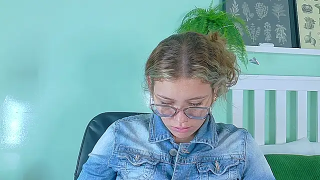 BelaMiller  online show from October 9, 2025, 11:44 am