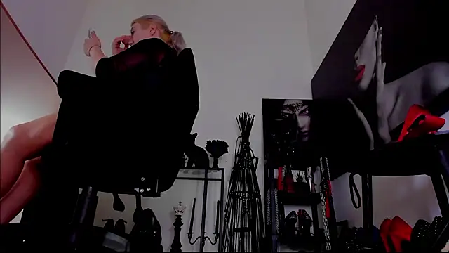 Snapshot of demisweet chatting on February 4, 2026, 2:06 am demisweet online show from February 4, 2026, 2:06 am