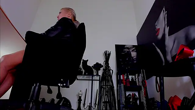 Snapshot of demisweet chatting on February 6, 2026, 2:07 am demisweet online show from February 6, 2026, 2:07 am