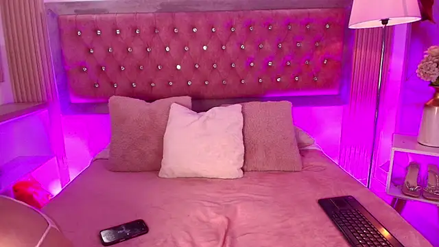 MylaDreams online show from April 18, 2026, 3:20 am